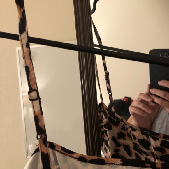 Leopard print sexy  mini fitted dress, 13 inches PTP, 26 inches long. - Picture 4 of 6